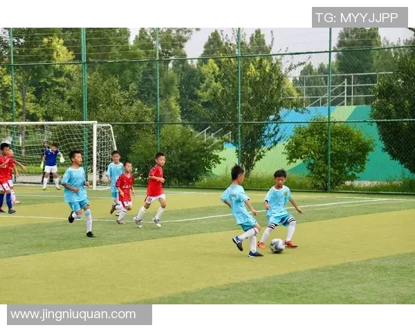 足球小将超龄现象引发热议青少年足球发展亟需新思路与政策支持